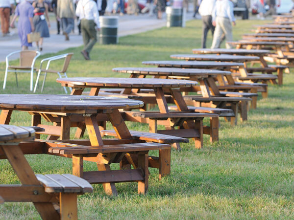 SB5255 round picnic tables